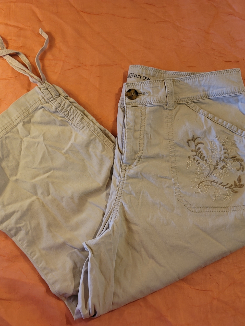 croft & barrow neutral beige Embroidered stretch Capris